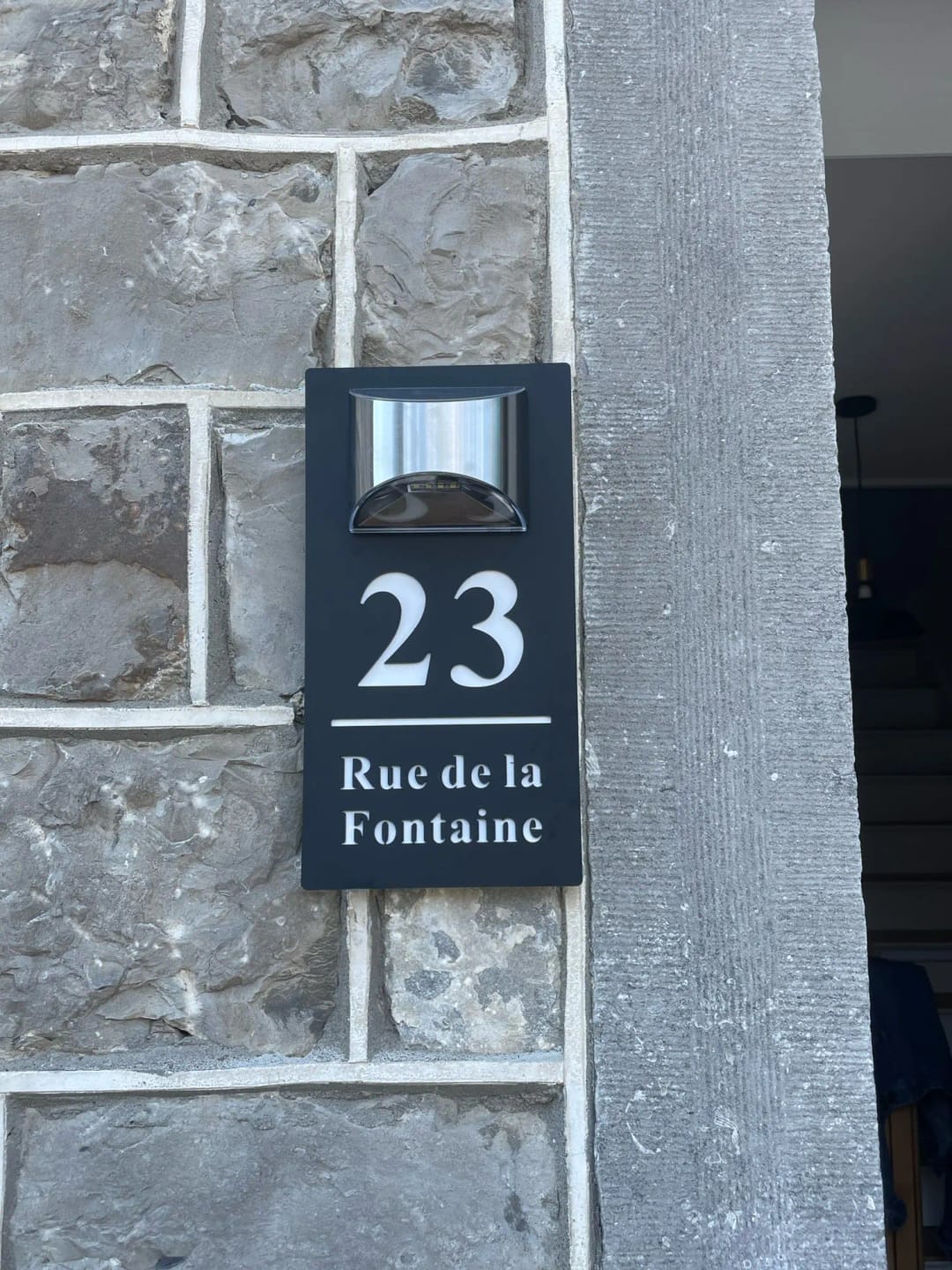 Plaque Personnalisée Avec Lumières à Énergie Solaire Gravée